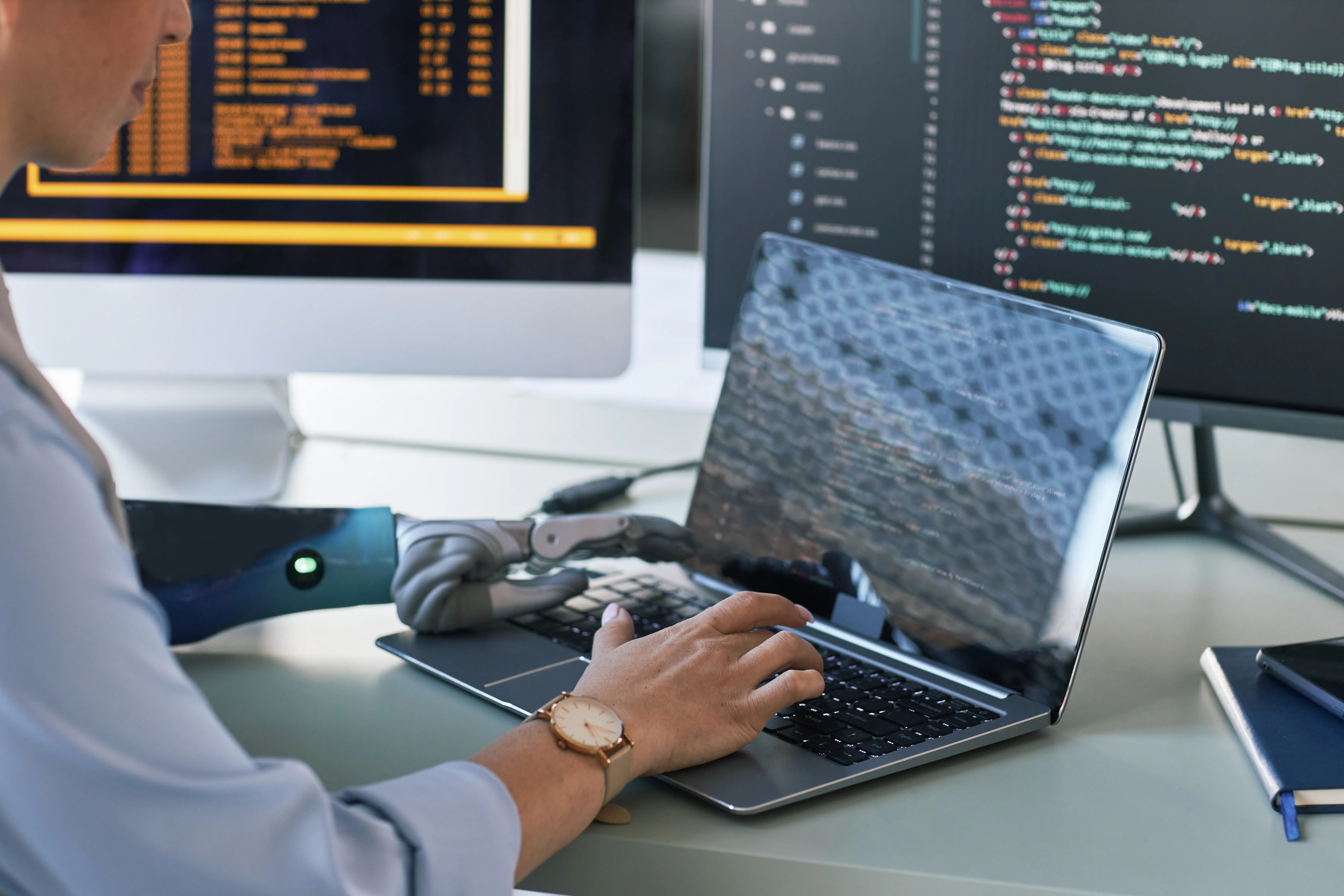 Context Engineering UAE: Why Prompt Tricks Died and What Replaces Them