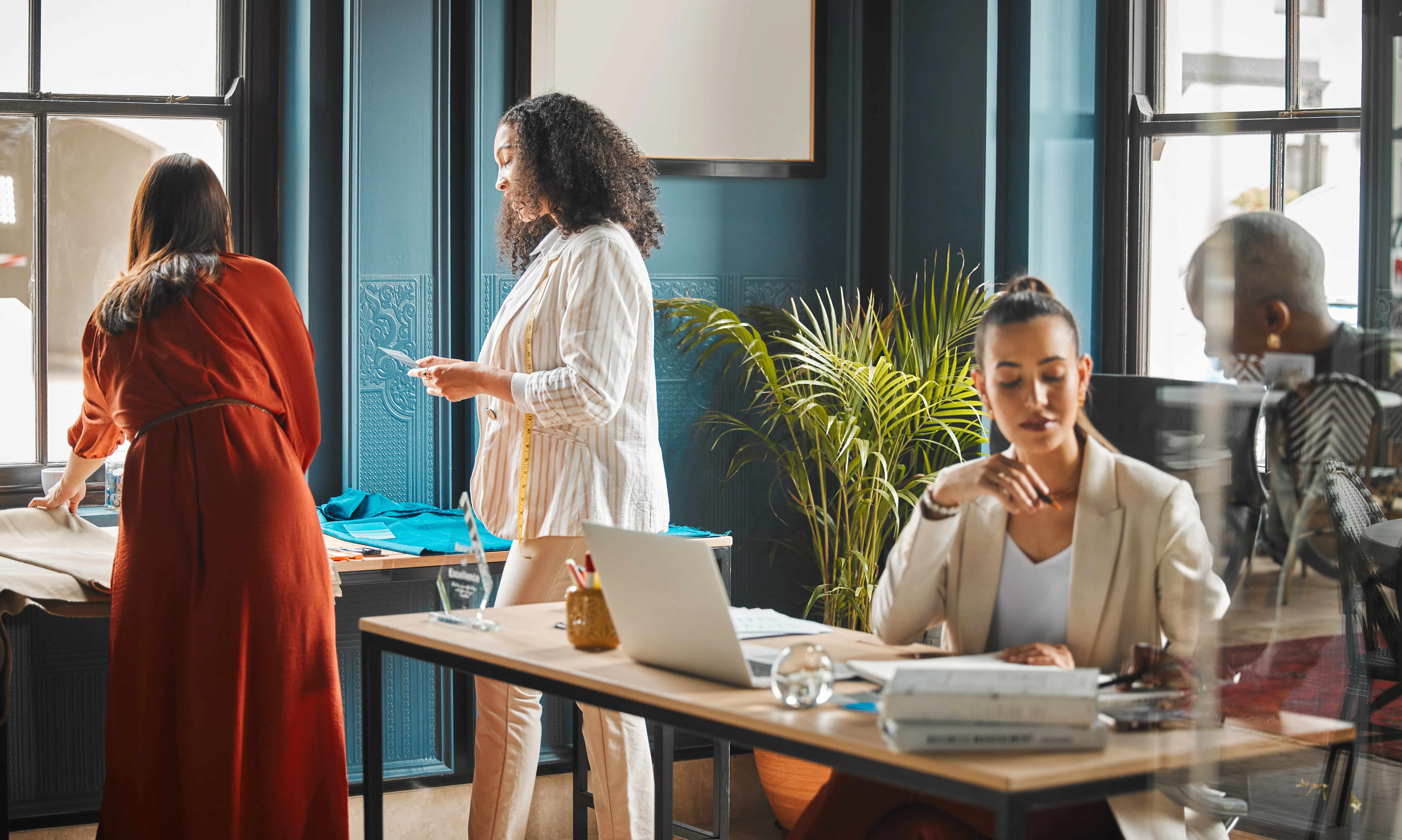 Personal Branding UAE: How Unknown Experts Build a Name Buyers Actually Trust