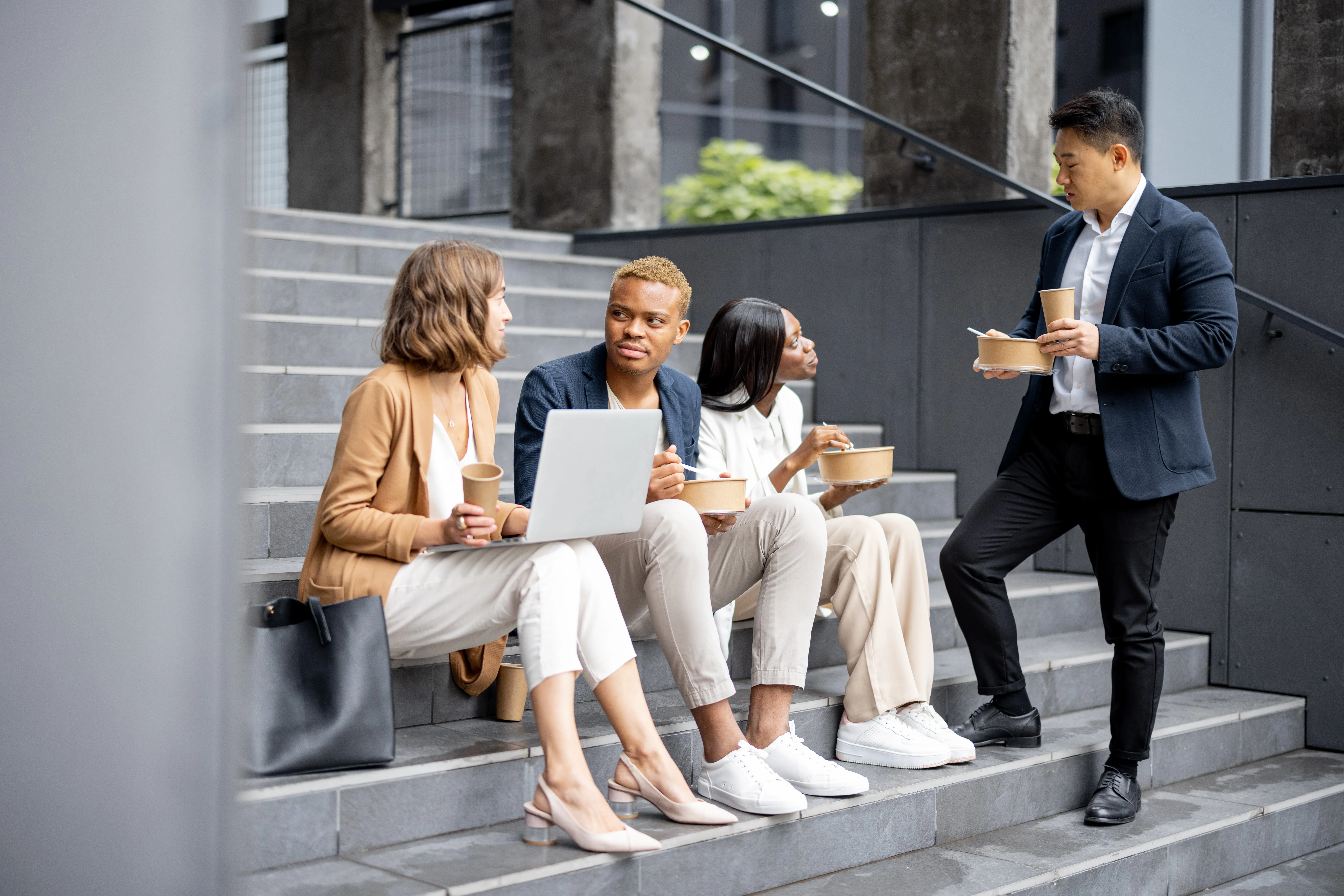 Thought Leadership Content UAE: The Voices Worth Following and How to Become One